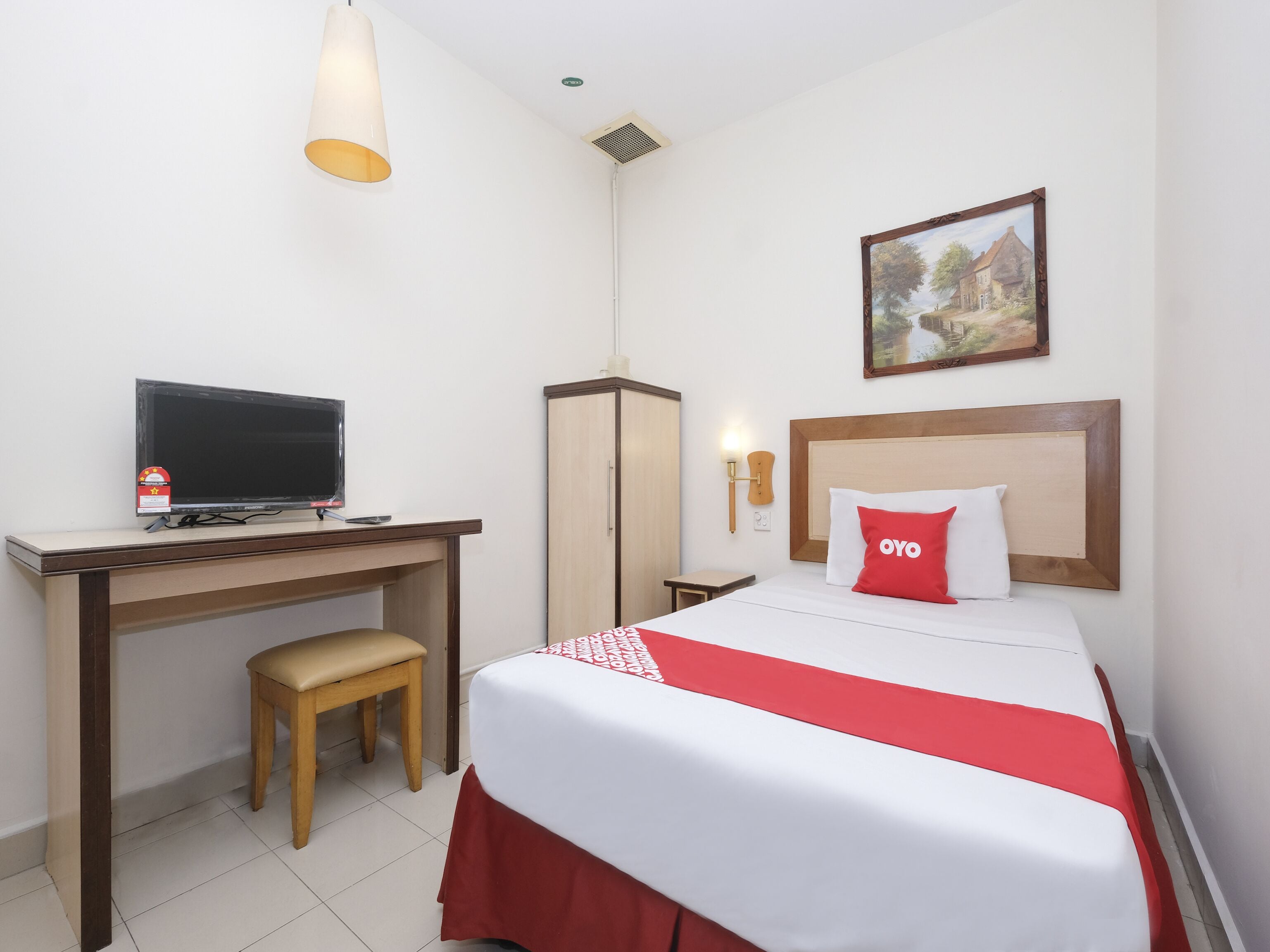deluxe single room | 1 bedroom, free wifi, bed sheets