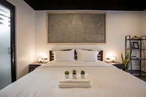 Exclusive Double Room, 1 King Bed, City View | Minibar, desk, bed sheets - My Loft Hotel (Chiang Mai)