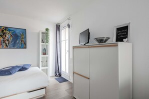 1 bedroom, iron/ironing board, free WiFi, bed sheets