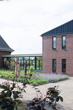 Mặt tiền nơi lưu trú