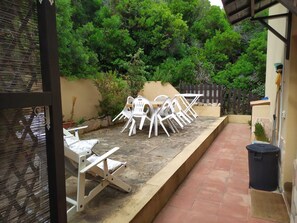 Outdoor dining - For Any Family Costa Paradiso Villa Pool Parking Space Privacy and Relaxation (Costa Paradiso)