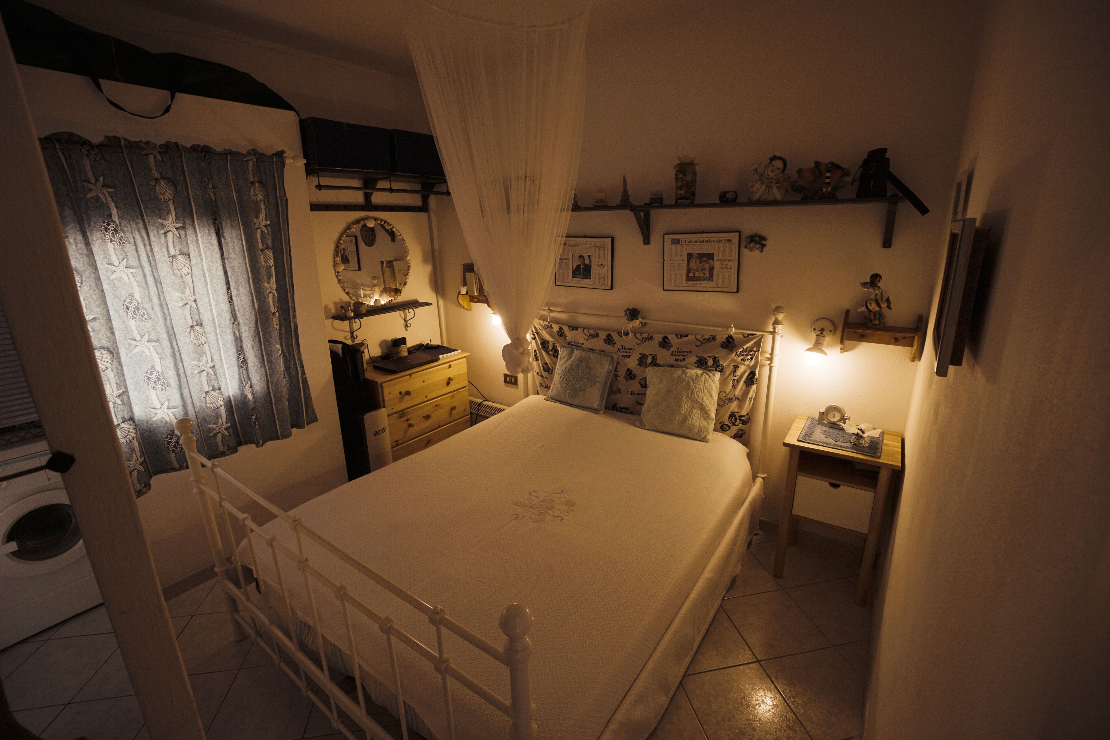 3 habitaciones, tabla de planchar con plancha y ropa de cama 