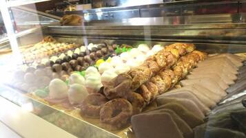 Colazione a buffet inclusa, servita tutte le mattine