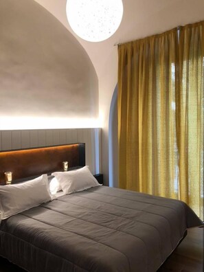 Junior Suite Deluxe | Minibar, skrivebord, wi-fi (inkludert) og sengetøy