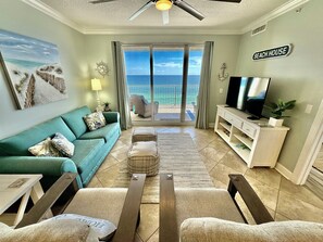 TV, DVD player - Beautiful Low 8th Floor Beach-Front with Walk-In Shower! Free Beach Service! (Panama City Beach)