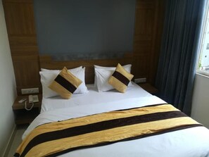 Classic Room | Free WiFi - Hotel New Empire (Ahmedabad)