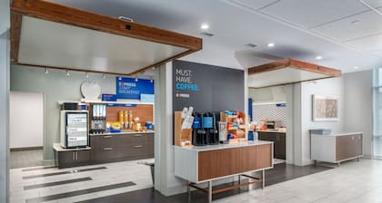Holiday Inn Express & Suites Brandon by IHG