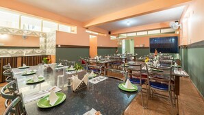 Buffet - Hotel Ample Suites (Bengaluru)