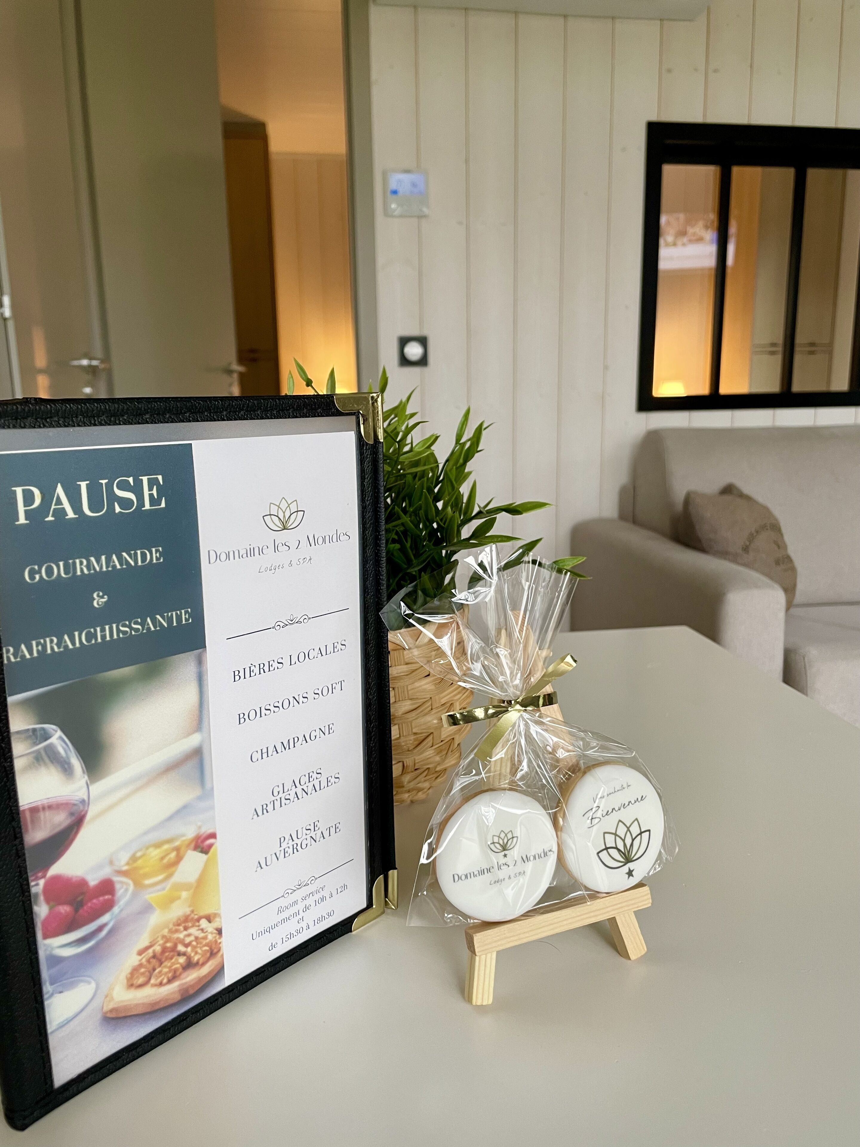 80-cm flat-screen tv with digital channels, tv