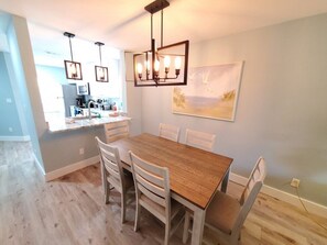 Condo, 2 Bedrooms | Dining