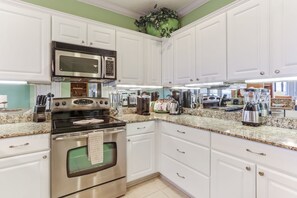 ハウス 3 ベッドルーム | 専用キッチン | 冷蔵庫、電子レンジ、オーブン、食器洗い機