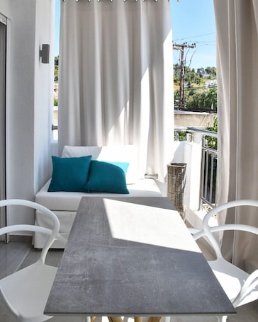 Deluxe Apartment, 1 Bedroom, City View, Ground Floor (Serenity) | Balcony
