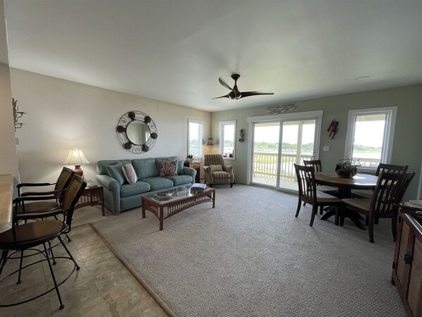 Condo, 1 Bedroom | Dining