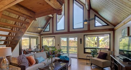 Hale Anuenue Nuku - The Rainbows End 3 Bedroom Home by RedAwning