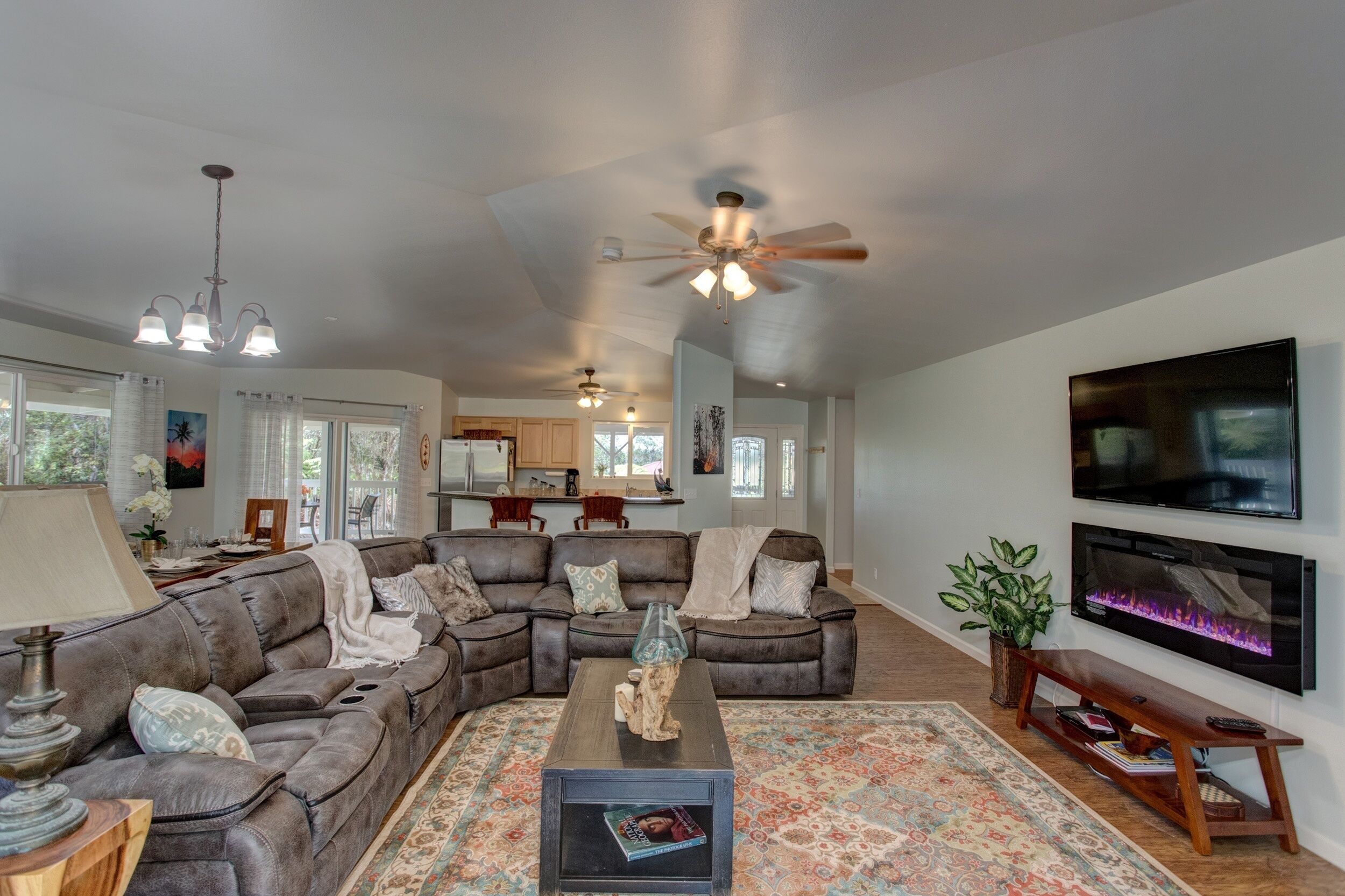 House, 3 Bedrooms | Living room