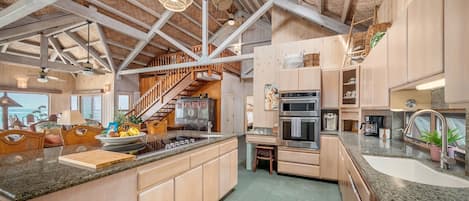 House, 4 Bedrooms | Private kitchen | Fridge, microwave, oven, dishwasher