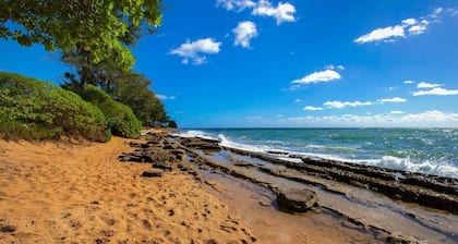 Beautifully Upgraded, Full Kitchen, Comfy King Bed, Ac 1 Bedroom Condo by RedAwning