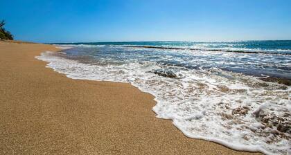 Beautifully Upgraded, Full Kitchen, Comfy King Bed, Ac 1 Bedroom Condo by RedAwning