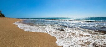 Beautifully Upgraded, Full Kitchen, Comfy King Bed, Ac 1 Bedroom Condo by RedAwning