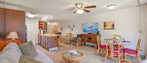 Condo, 1 chambre | Aire de séjour | Téléviseur connecté