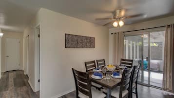 House, 3 Bedrooms | Private kitchen | Fridge, oven, coffee/tea maker, toaster