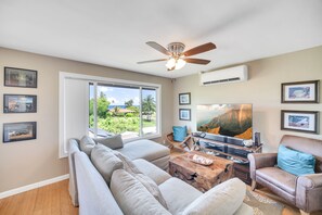 Living area - Hale Kahana'lu 2 Bedroom Condo by RedAwning (Koloa)