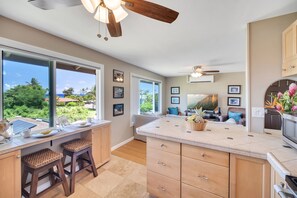 公寓式客房, 2 间卧室 | 私人厨房 | 烤箱、茶具/咖啡用具、烤面包机