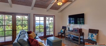 Hamakua Pukana La Hale 3 Bedroom Home by RedAwning