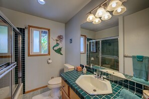 House, 4 Bedrooms | Bathroom | Towels