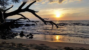 House, 4 Bedrooms | Beach - Hale Hamakua 3 Bedroom Home by RedAwning (Ninole)