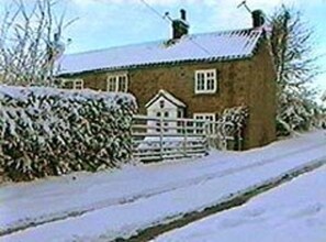 Cottage | Exterior - Cottage Sleeps3-fireplace-balcony-garden-mountain (York)