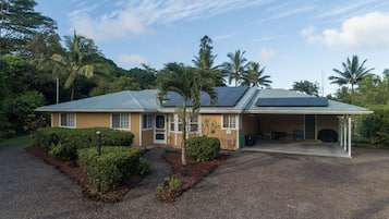 House, 3 Bedrooms | Exterior