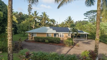 House, 3 Bedrooms | Property grounds