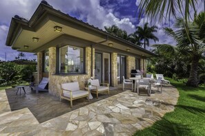 Terrace/patio - Hale Lani 1 Bedroom Home by RedAwning (Kilauea)