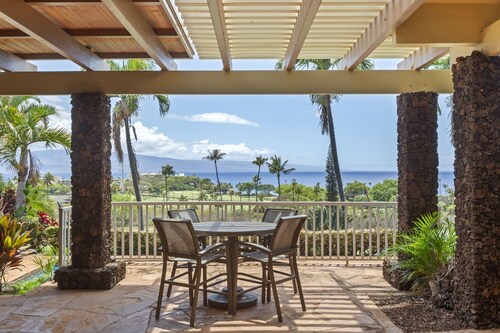 Huaka Mahina 4 Bedroom Home by RedAwning