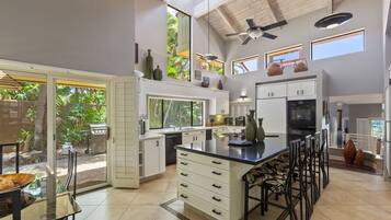 House, 4 Bedrooms | Private kitchen | Fridge, coffee/tea maker, toaster