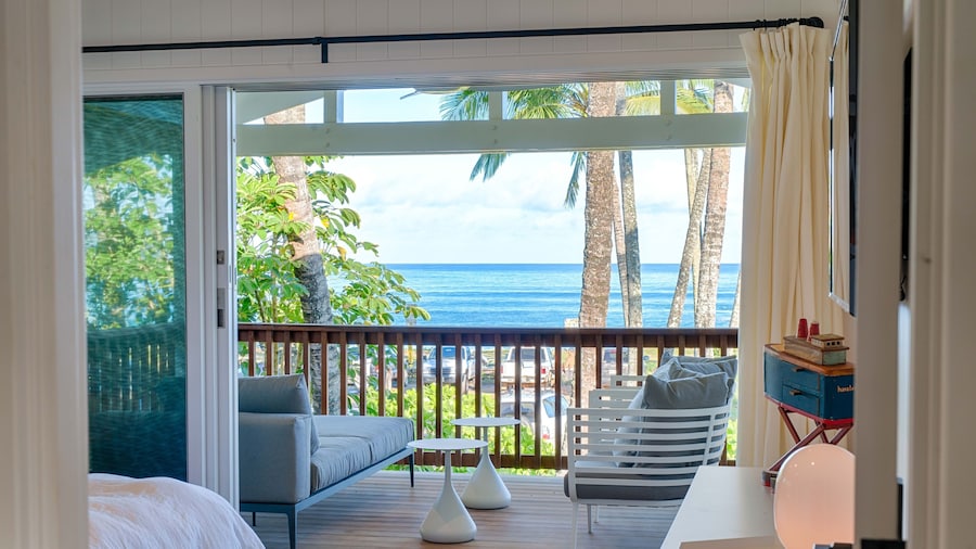 Hanalei Beachfront 3 Bedroom Home by RedAwning