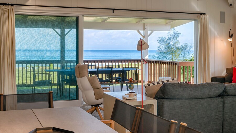 Hanalei Beachfront 3 Bedroom Home by RedAwning