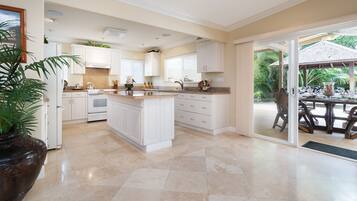 Rumah, 4 kamar tidur | Dapur pribadi | Lemari es, oven, mesin pembuat kopi/teh, dan pemanggang roti