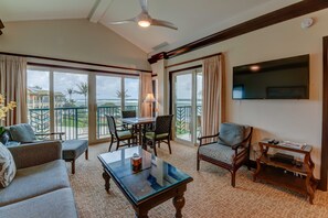 Condo, 2 Bedrooms | Interior