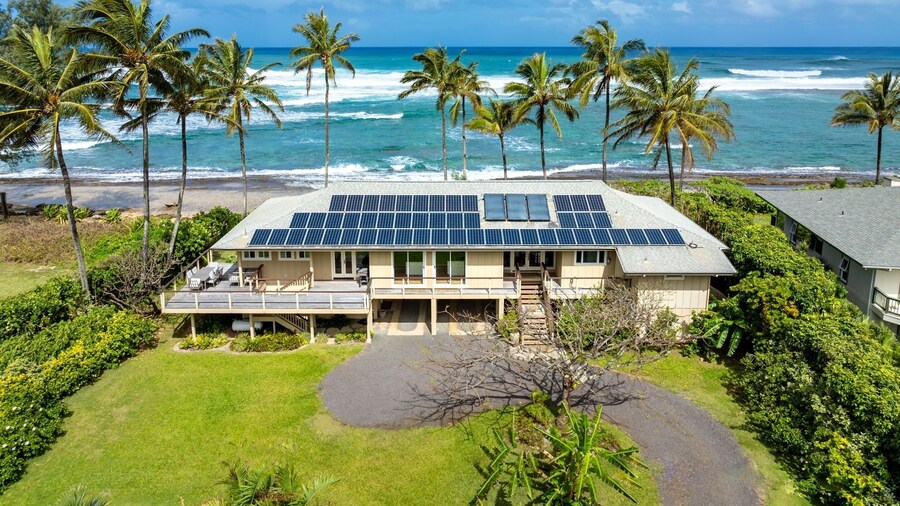 King Hale 4 Bedroom Home by RedAwning