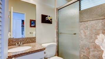 Condo, 3 Bedrooms | Bathroom | Towels