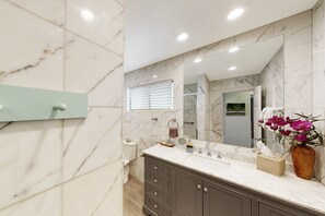 Casa, 4 habitaciones | Baño | Toallas 