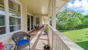 Condo, 2 Bedrooms | Property grounds