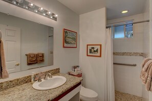 Talo, 1 makuuhuone | Kylpyhuone | Pyyhkeet