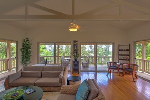 House, 3 Bedrooms | Living room