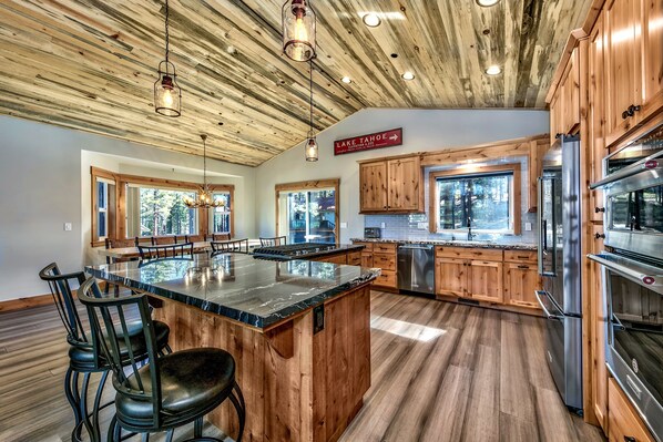 Fridge, microwave, oven, stovetop - Heavenly Forest Fun - Spacious, Pool Table, Hot Tub (South Lake Tahoe)