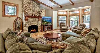 Blackfoot Luxury Retreat - Hot Tub, Pool Table, 5BD/4BA, Pets, Deck