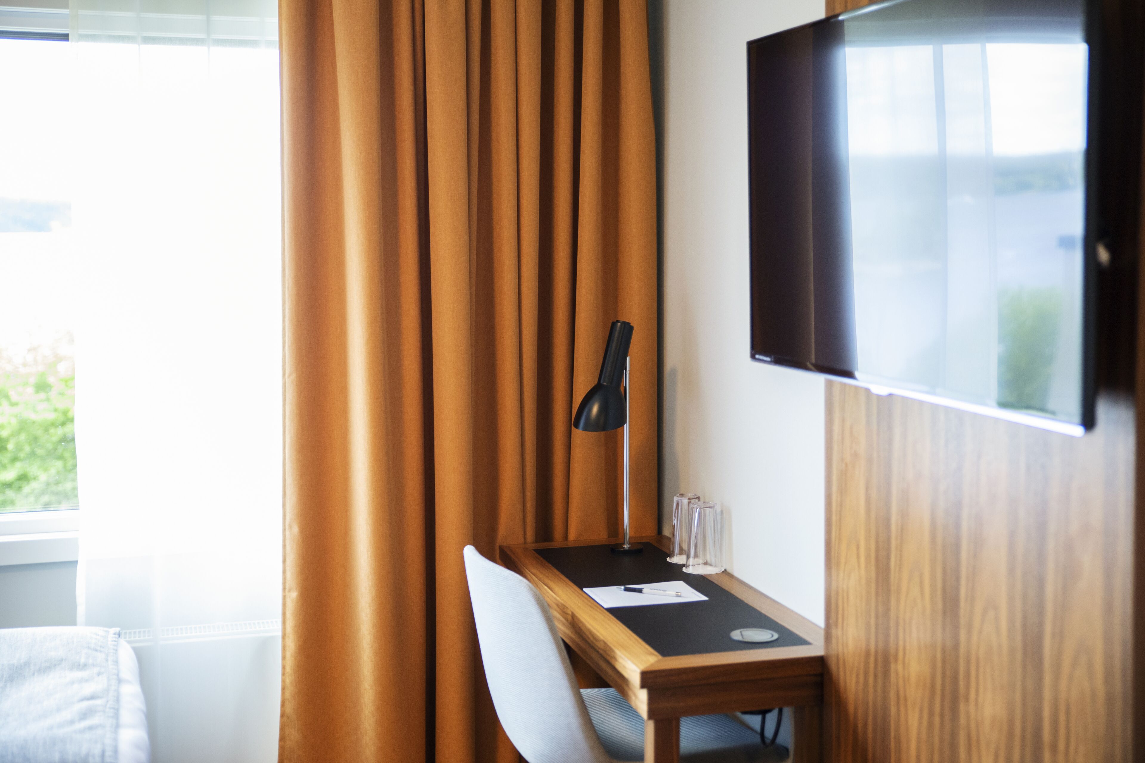 1 bedroom, in-room safe, desk, blackout curtains