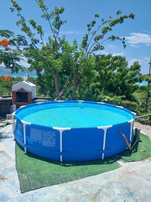 Bañera de hidromasaje al aire libre